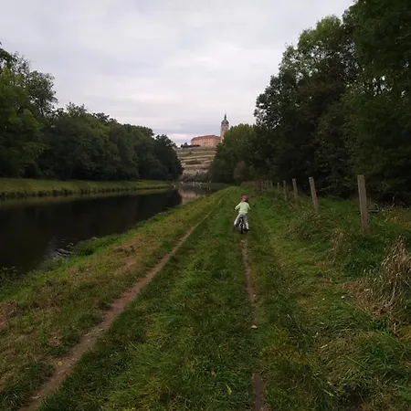 度假居 Domecek Na Podhradi Mělník