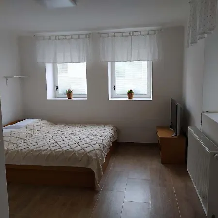 Nyaraló Domecek Na Podhradi Mělník